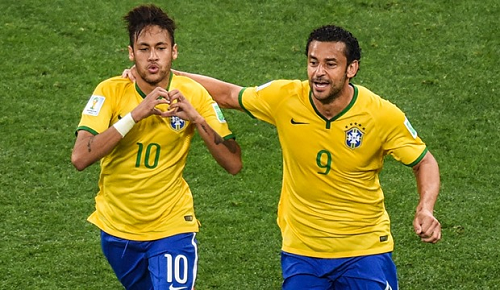Neymar e Fred foram protagonistas de 3 dos 4 gols contra a seleção de Camarões ontem (23).
