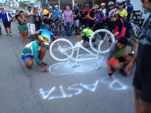 Protesto reuniu ciclistas neste sábado(Foto: Divulgação)