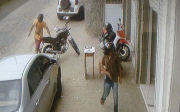 Dupla assalta Casa Lotérica no Bairro Boa Passagem em Caicó.