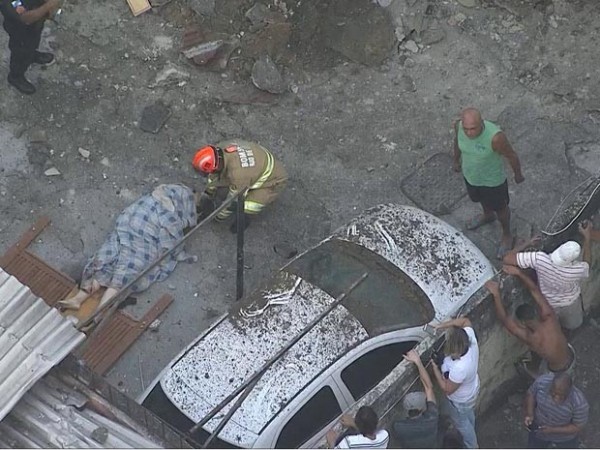 Explosão em prédio na Fazenda Botafogo deixou pelo menos quatro pessoas mortas (Foto: Reprodução / TV Globo)
