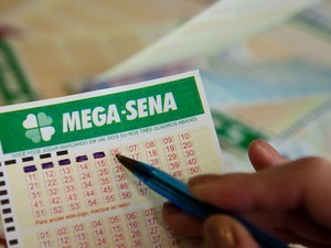 Mega-Sena pode pagar R$ 2,5 milhões neste sábado  (Foto: Caio Kenji/G1)