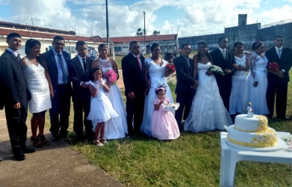 Casamento aconteceu na tarde desta sexta (20) na Penitenciária de Alcaçuz (Foto: Geider Henrique Xavier/Sejuc)
