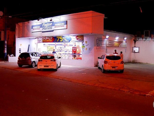 Farmácia fica na Av. Ayrton Senna, na Zona Sul de Natal (Foto: Reprodução/Inter TV Cabugi)