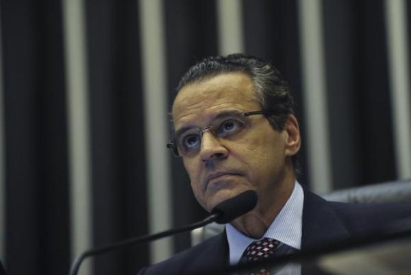 Alves foi parlamentar por 11 mandatos consecutivos, de 1971 a 2014.
