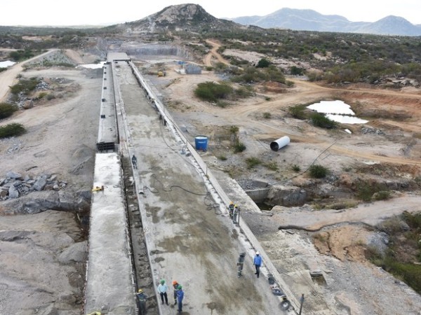 Obras da barragem de Oiticica, no município de Jucurutu.