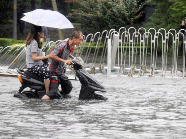 Chuvas fortes chegaram a Pequim (Foto: China Daily / via Reuters)