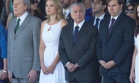 O presidente Michel Temer ao lado da primeira-dama Marcela Temer, do ministro Ricardo Lewandowski (STF) e do presidente da Câmara dos Deputados, Rodrigo Maia, durante o desfile do Dia da Independência, em Brasília.