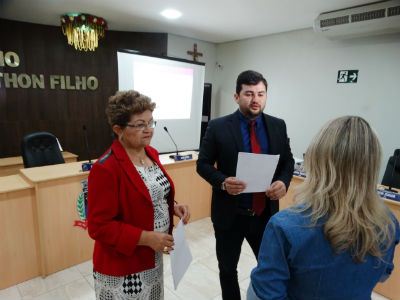 A presidente do legislativo, vereadora Zefinha Moura e o Procurador da Câmara, Francisco Filho.
